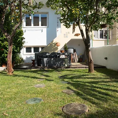 Flat With A Garden In Belem * ליסבון